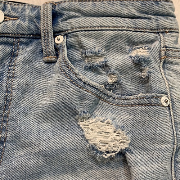 Buckle Black Destroyed High Rise Jean Shorts Size 26 - Picture 3 of 8